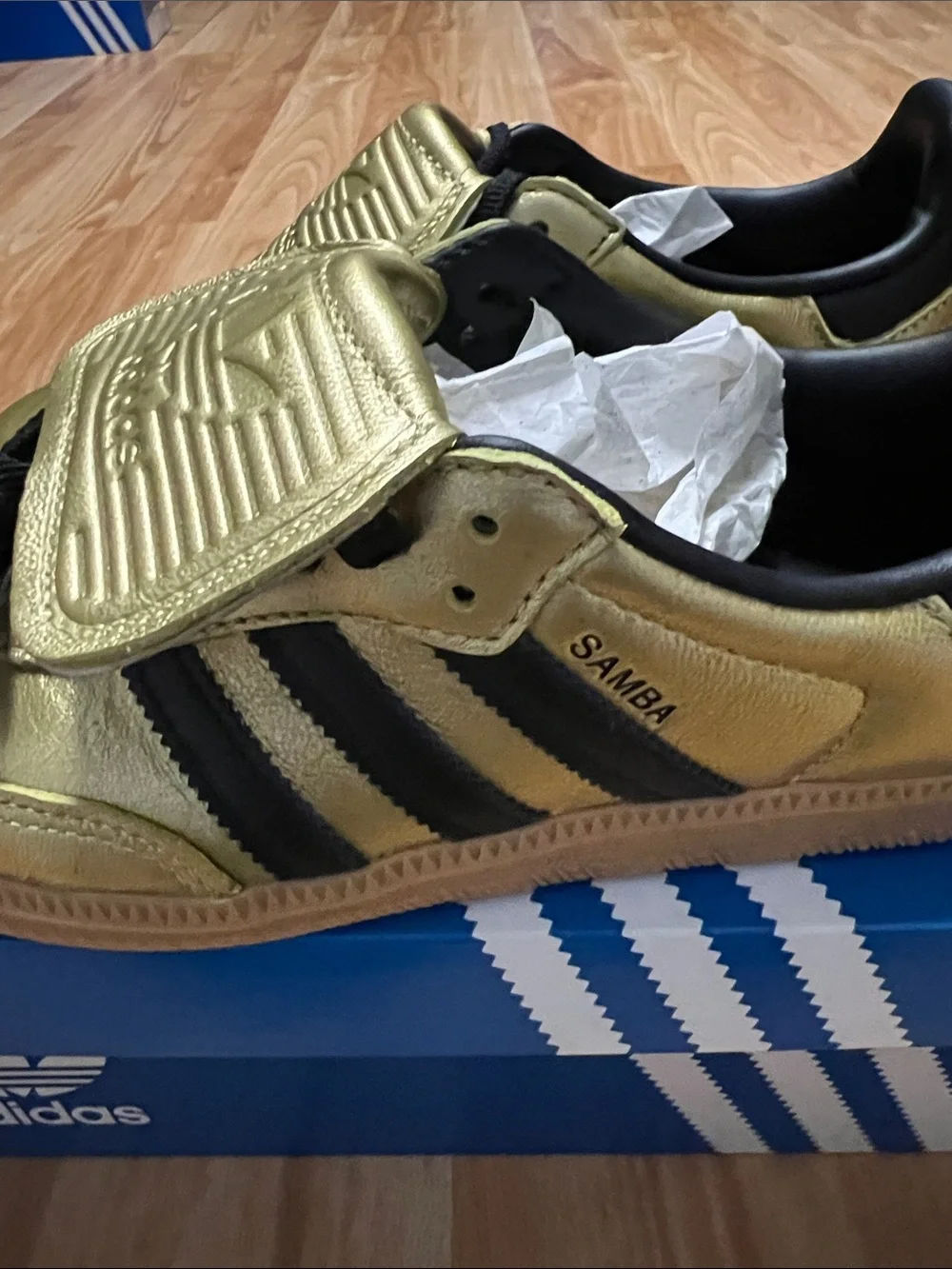 Adidas Women's Gold and Black GUM 3 SAMBA Long Tongue Sneakers brand new size 6